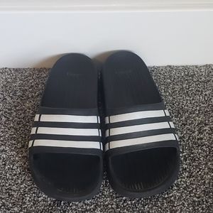 Adidas slides boys size 5
